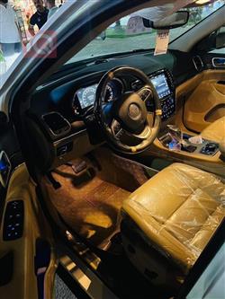 جیپ گراند شیرۆکی